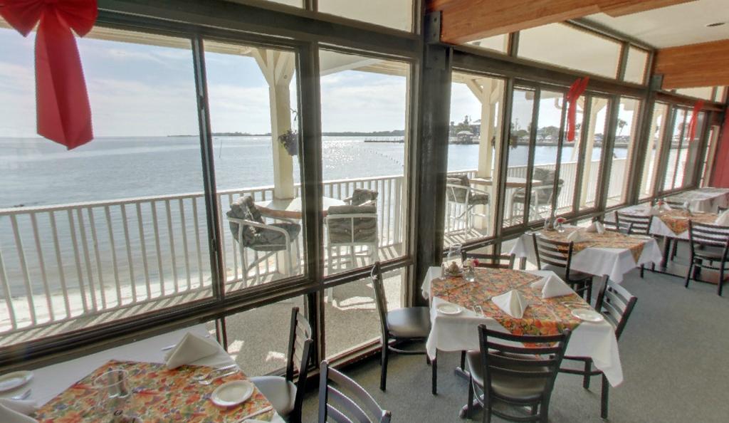 Aparthotel Cedar Cove Beach And Yacht Club Cedar Key Exterior foto